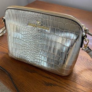 Elegant Compact Shoulder handbag